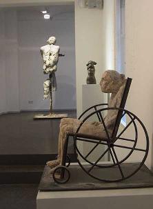 Frau im Rollstuhl, 1992